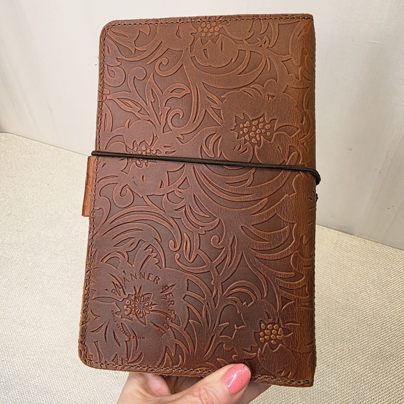 Planner Perfect B6 Leather Traveler’s Notebook – Floral Embossed Brown - Picture 2 of 11